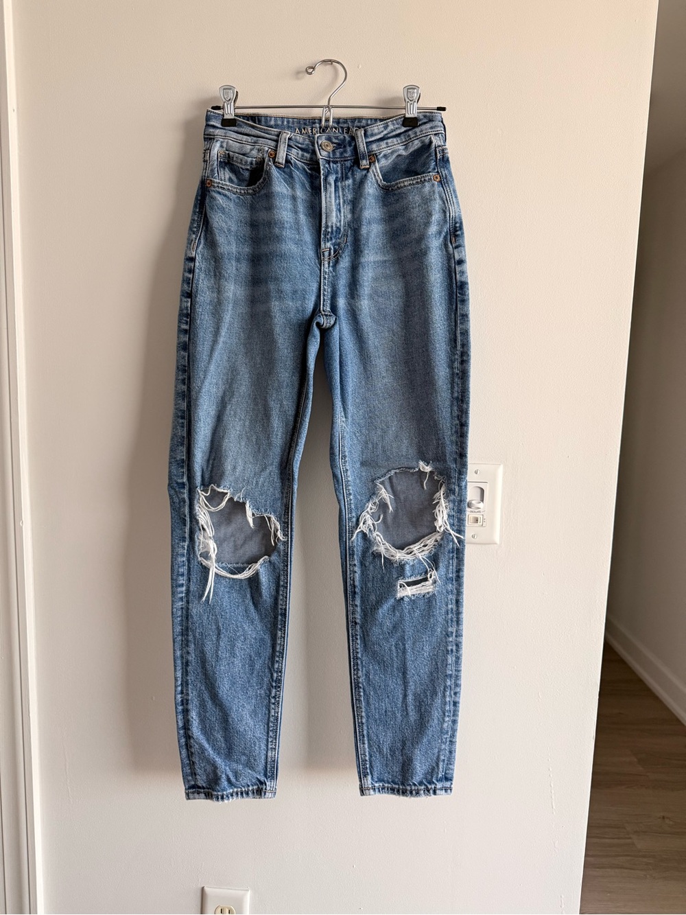 American Eagle Outfitters Light Blue Ripped High-Rise Mom Jean
